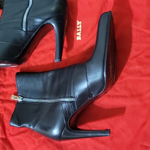 Vintage Authentic Bally Leather Bootie - Picture 7 of 10
